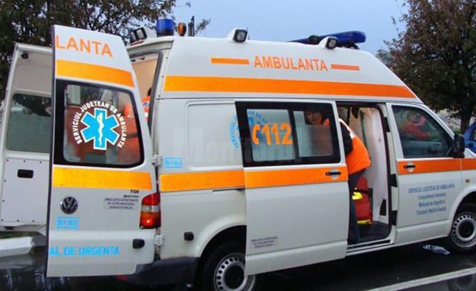 Cinci persoane au fost rănite după ce un tânăr a scăpat mașina de sub control