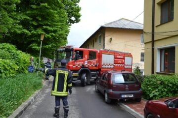 Zeci de blocuri mansardate, două școli, un spital și o policlinică ar arde ca o torță deoarece pompierii n-au acces sau accesul e dificil