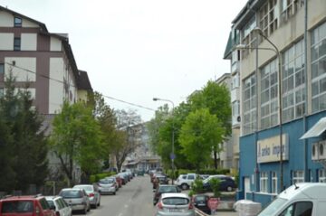 Zeci de blocuri mansardate, două școli, un spital și o policlinică ar arde ca o torță deoarece pompierii n-au acces sau accesul e dificil