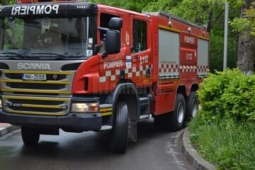 Zeci de blocuri mansardate, două școli, un spital și o policlinică ar arde ca o torță deoarece pompierii n-au acces sau accesul e dificil