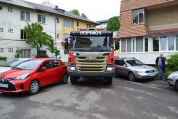Zeci de blocuri mansardate, două școli, un spital și o policlinică ar arde ca o torță deoarece pompierii n-au acces sau accesul e dificil