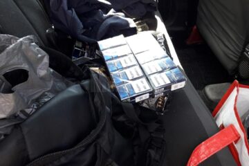 Țigări și băutură de contrabandă, descoperite în urma unui control în trafic