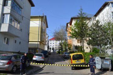 Zeci de blocuri mansardate, două școli, un spital și o policlinică ar arde ca o torță deoarece pompierii n-au acces sau accesul e dificil
