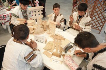 Meșteșugurile tradiționale ar putea fi predate în școală ca disciplină opțională