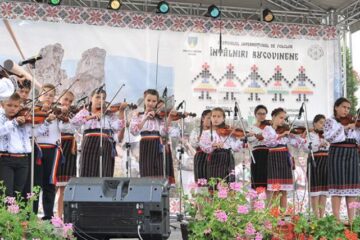 Laureații Festivalului-concurs județean de folclor „Comori de suflet românesc”
