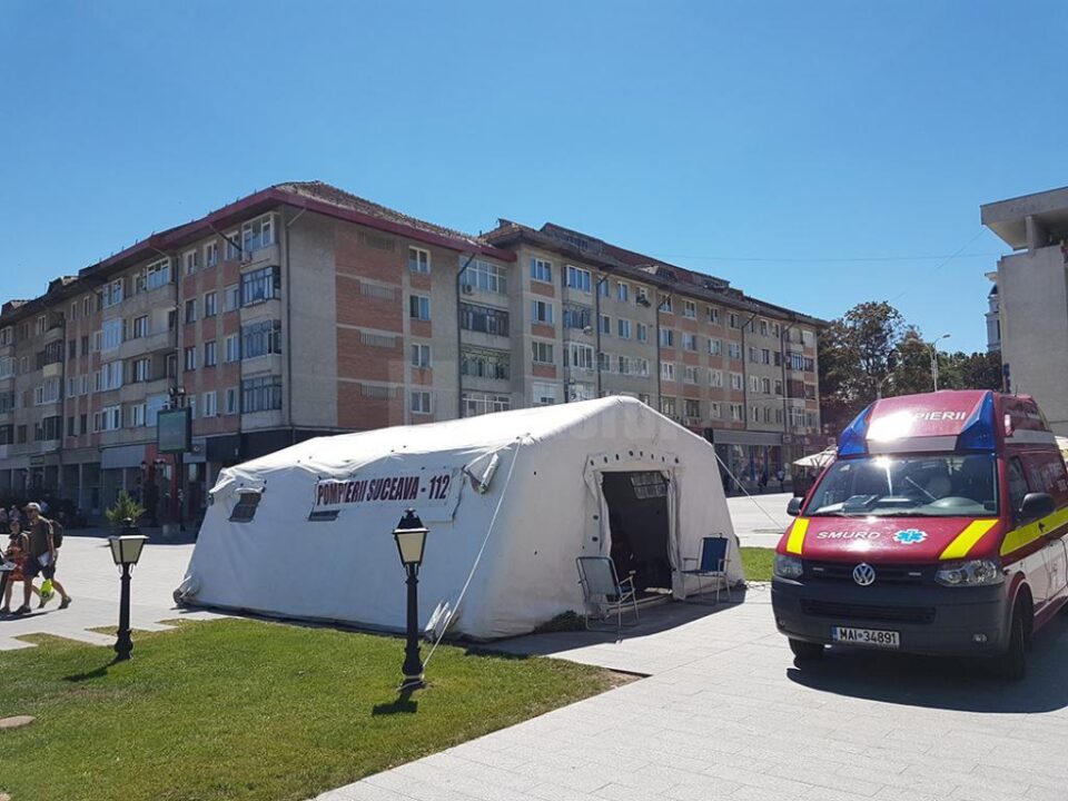 Punct de prim ajutor amenajat de ISU pe esplanada centrală