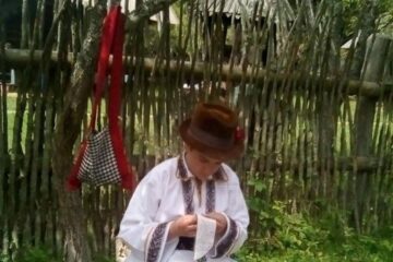 Andrei Botez (Școala Regina Elisabeta Rădăuți) a obținut Premiul I la broderie pe piele Andrei Botez (Școala Regina Elisabeta Rădăuți) a obținut Premiul I la broderie pe piele