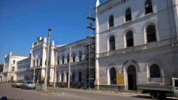 Acoperișul, tâmplăria și instalațiile electrice interioare au fost schimbate de anul trecut