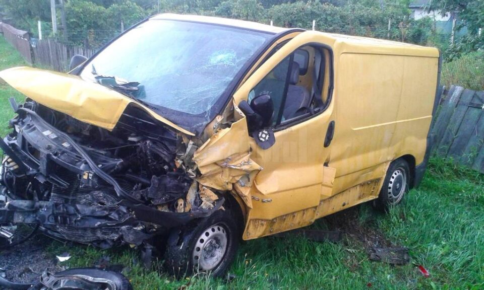 Masinile implicate în accident