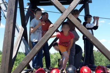 Copii cu autism de la Centrul Școlar de Educație Incluzivă Suceava, în excursie prin județ