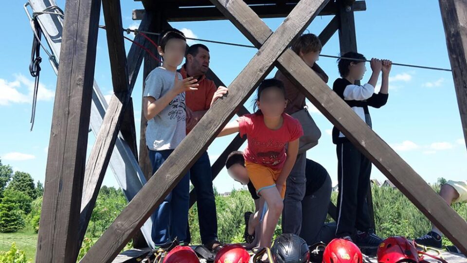 Copii cu autism de la Centrul Școlar de Educație Incluzivă Suceava, în excursie prin județ Copii cu autism de la Centrul Școlar de Educație Incluzivă Suceava, în excursie prin județ