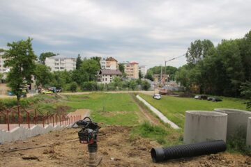 Zona pe care trebuia să fie amenajat terenul de golf