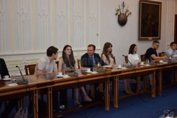 Două tinere din județ sunt stagiare în Guvernul României