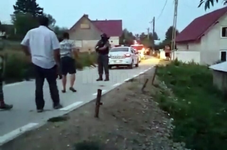 Luptătorii SAS s-au retras cu greu din calea grupului de romi agresivi, fiind nevoiți să folosească spray-ul lacrimogen iritant