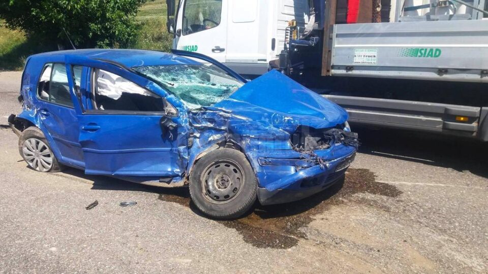 Accident cu 3 vehicule implicate la Rosiori