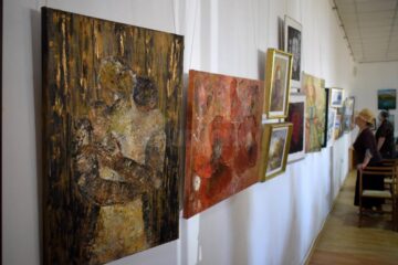 Vernisajul expoziției Salonul de Primăvară-Vară al artiștilor plastici amatori din județul Suceava