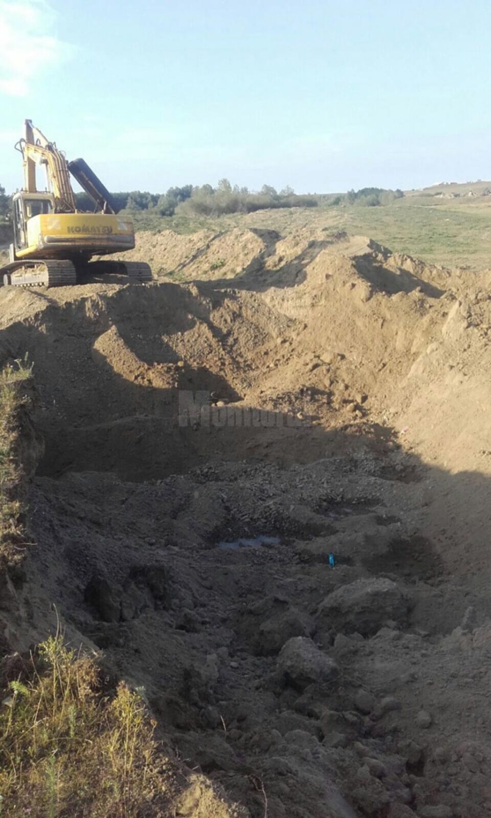 Excavatorul a reușit să sape o bună porțiune