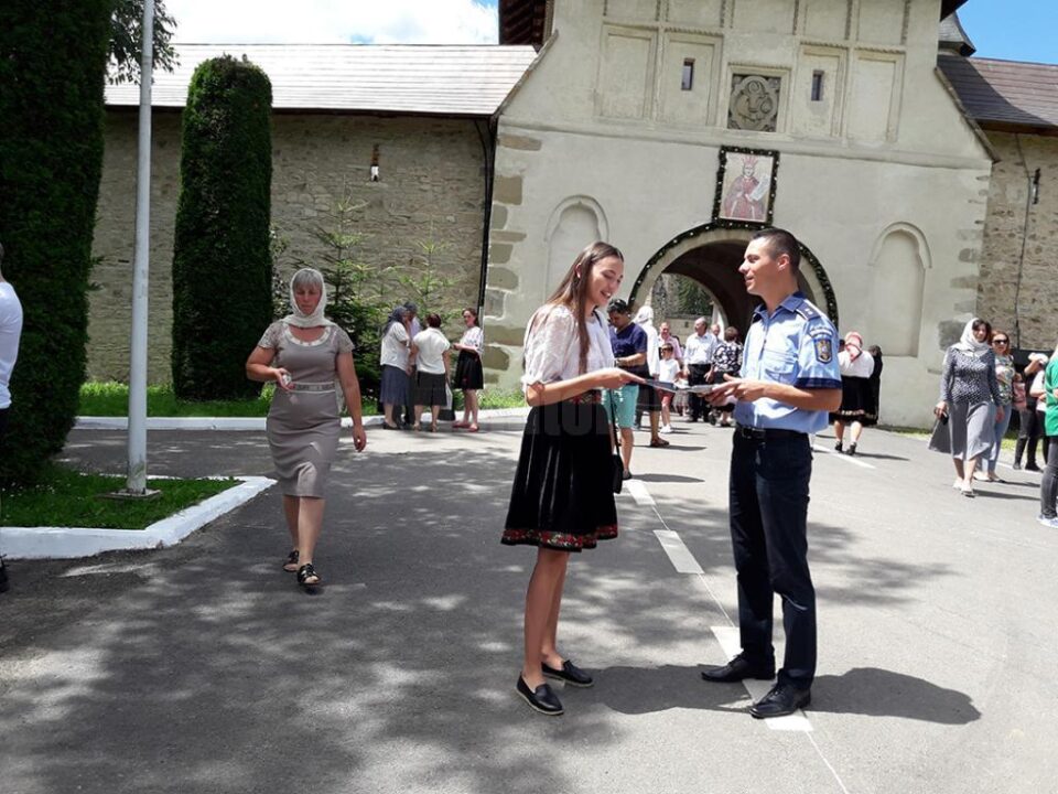 Polițiștii s-au amestecat printre pelerini pentru a stopa din fașă faptele antisociale