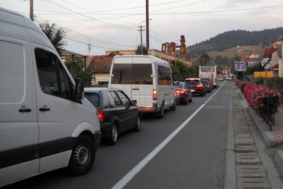 Trafic aproape blocat pe traseul Frasin – Păltinoasa