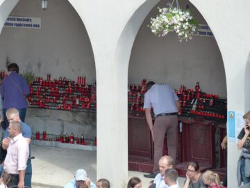 Rugăciuni pentru pace și unitate, la marea sărbătoare a Sf. Maria, de la Sanctuarul Marian de la Cacica