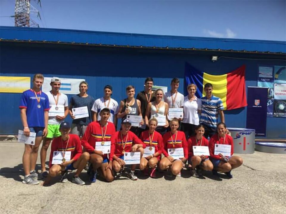 O parte dintre medaliații suceveni alături de multipla campioană olimpică Elisabeta Lipă