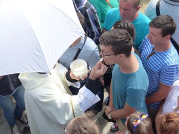 Rugăciuni pentru pace și unitate, la marea sărbătoare a Sf. Maria, de la Sanctuarul Marian de la Cacica