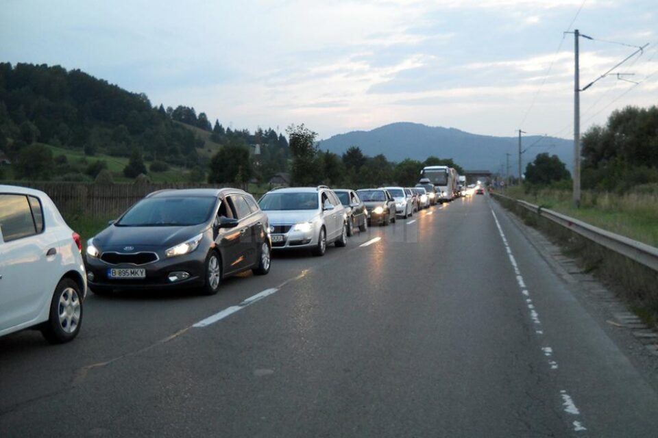 Trafic aproape blocat între Frasin și Păltinoasa