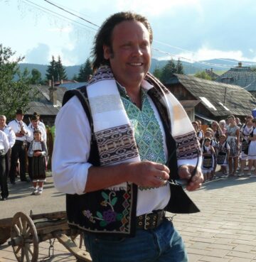 Charlie Ottley, realizatorul seriei de documentare “Wild Carpathia”, consideră că Ciocănești este o localitate unică în peisajul rural românesc