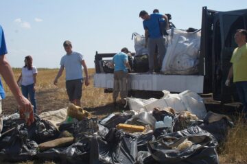 Albia râului Sucevița, din Rădăuți, ecologizată de aproape 80 de voluntari