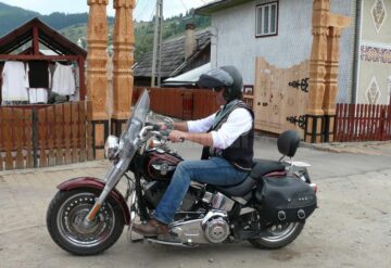 Charlie Ottley, realizatorul seriei de documentare “Wild Carpathia”, consideră că Ciocănești este o localitate unică în peisajul rural românesc
