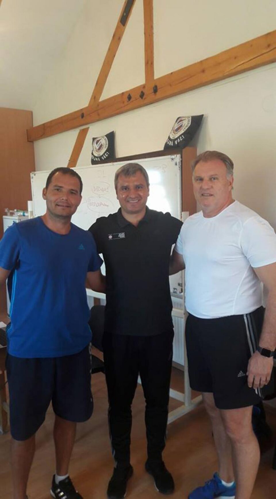 Bogdan Grosu alături de trimisul UEFA, Ghenadie Scurtul, și de italianul Massimo Pedrazzini