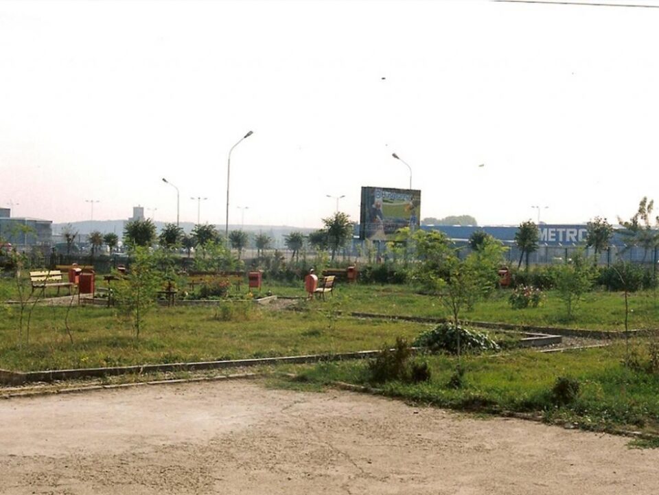Discuții aprinse pe tema construirii unei grădinițe în curtea Școlii Nr. 9 din Obcini