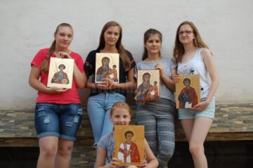 Școala de Vară „Mâini dibace, minți agere III”, la Parohia „Acoperământul Maicii Domnului” din Suceava