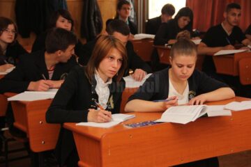 Sesiunea din toamnă a examenului de bac debutează luni cu probele scrise
