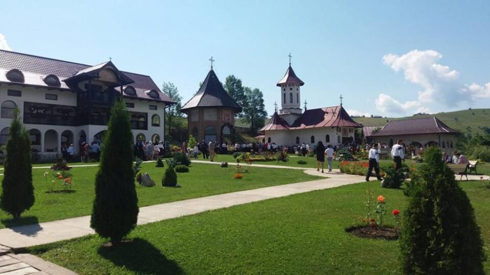 Sfințirea Paraclisului „Sfânta Muceniță Filofteia”, duminică, la Secrieș – Moldovița