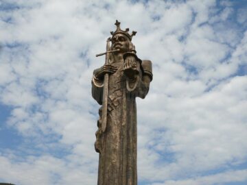 Monument dedicat lui Ștefan cel Mare și Sfânt