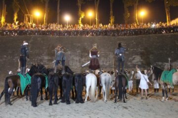 Cascadoriile cu cai, frumoasele surprize ale Festivalului Medieval de la Suceava
