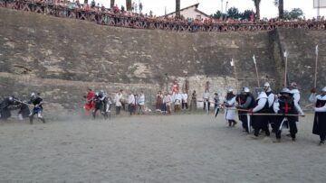Lupte full-contact de reconstituire istorică, în șanțul Cetății Suceava