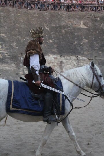 Cascadoriile cu cai, frumoasele surprize ale Festivalului Medieval de la Suceava