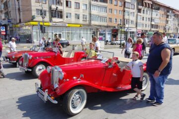 Adevărate bijuterii pe patru roți au fost expuse ieri în centrul Sucevei