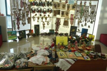 Standul realizat de Centrul Costâna în cadrul unei expoziții organizate de DGASPC Suceava