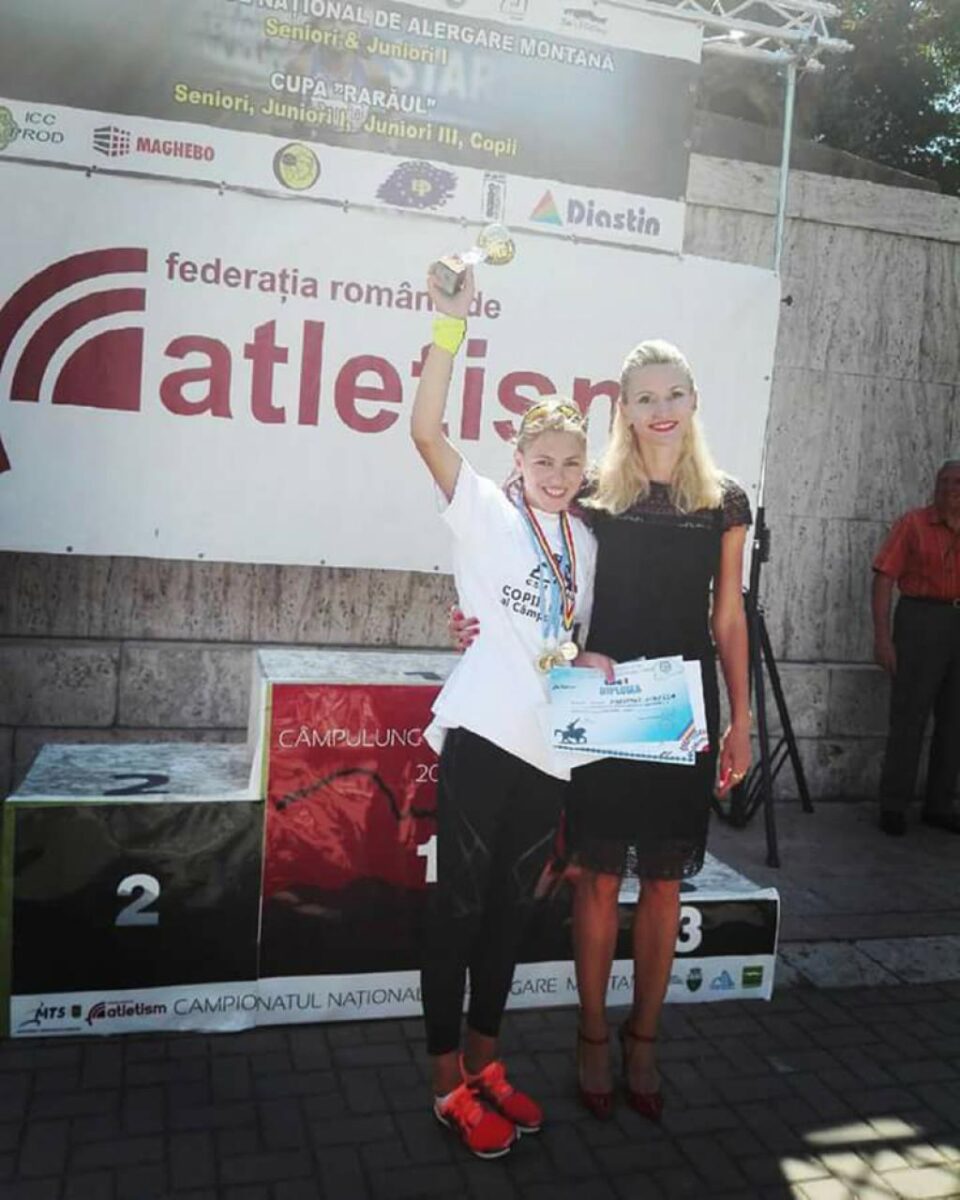 Andreea Doroftei alături de antrenoarea sa, Erzilia Țâmpău