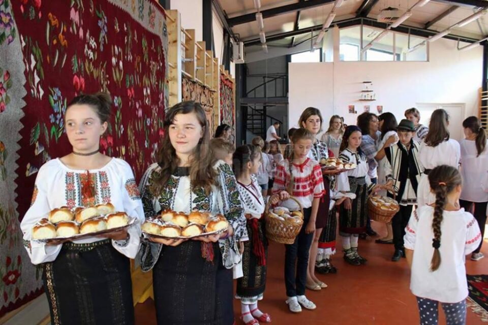 Primirea copiilor din Fălticeni la Moldovița