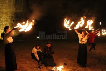 Spectacolele cu foc și lasere din Cetatea Sucevei, perla Festivalului Medieval „Ștefan cel Mare”