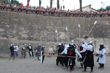 Lupte full-contact de reconstituire istorică, în șanțul Cetății Suceava