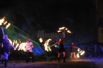 Spectacolele cu foc și lasere din Cetatea Sucevei, perla Festivalului Medieval „Ștefan cel Mare”