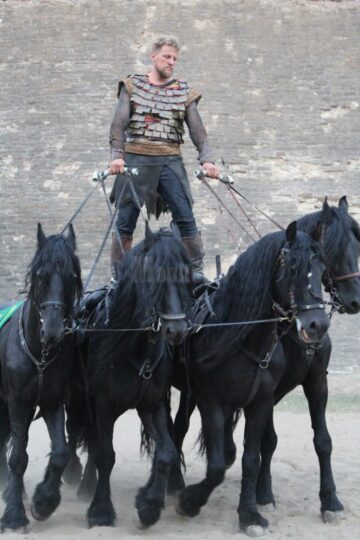 Cascadoriile cu cai, frumoasele surprize ale Festivalului Medieval de la Suceava