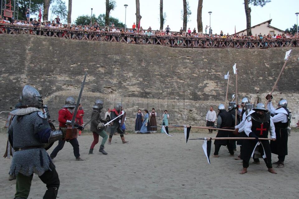 Ediția din acest a Festivalului de Artă Medievală „Ștefan cel Mare” a bătut recordul de participanți Ediția din acest a Festivalului de Artă Medievală „Ștefan cel Mare” a bătut recordul de participanți