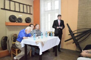 Centenar la muzeu