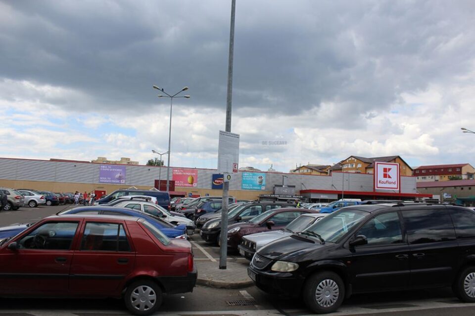 Parcarea Kaufland, tot timpul plină, ar urma să fie transformată în clădire cu două niveluri, cu 413 locuri de parcare